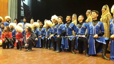 دام برس : دام برس | لوحات راقصة للفرقة الفنية الشركسية على مسرح دار الثقافة بحمص